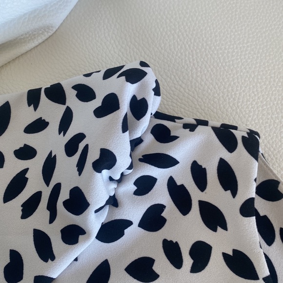White blouse with black print - Picture 2 of 3